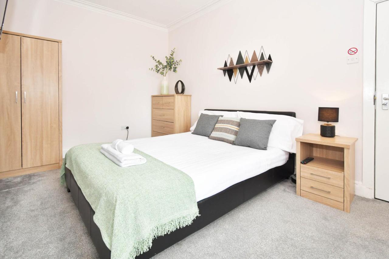 Wistaston House By Yourstays 5 Double Bedrooms And 2 Bathrooms, Great For Groups! Book Now! Crewe Exterior foto