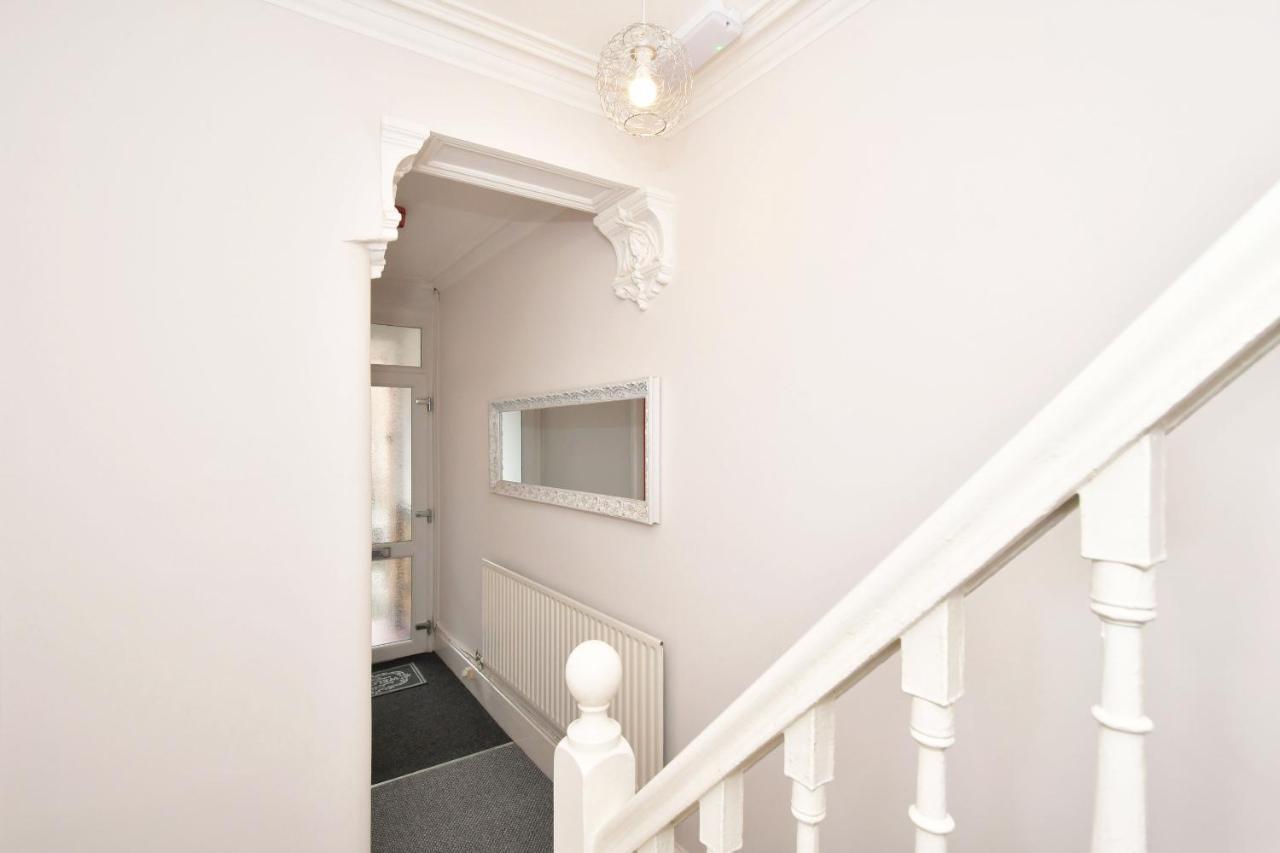 Wistaston House By Yourstays 5 Double Bedrooms And 2 Bathrooms, Great For Groups! Book Now! Crewe Exterior foto